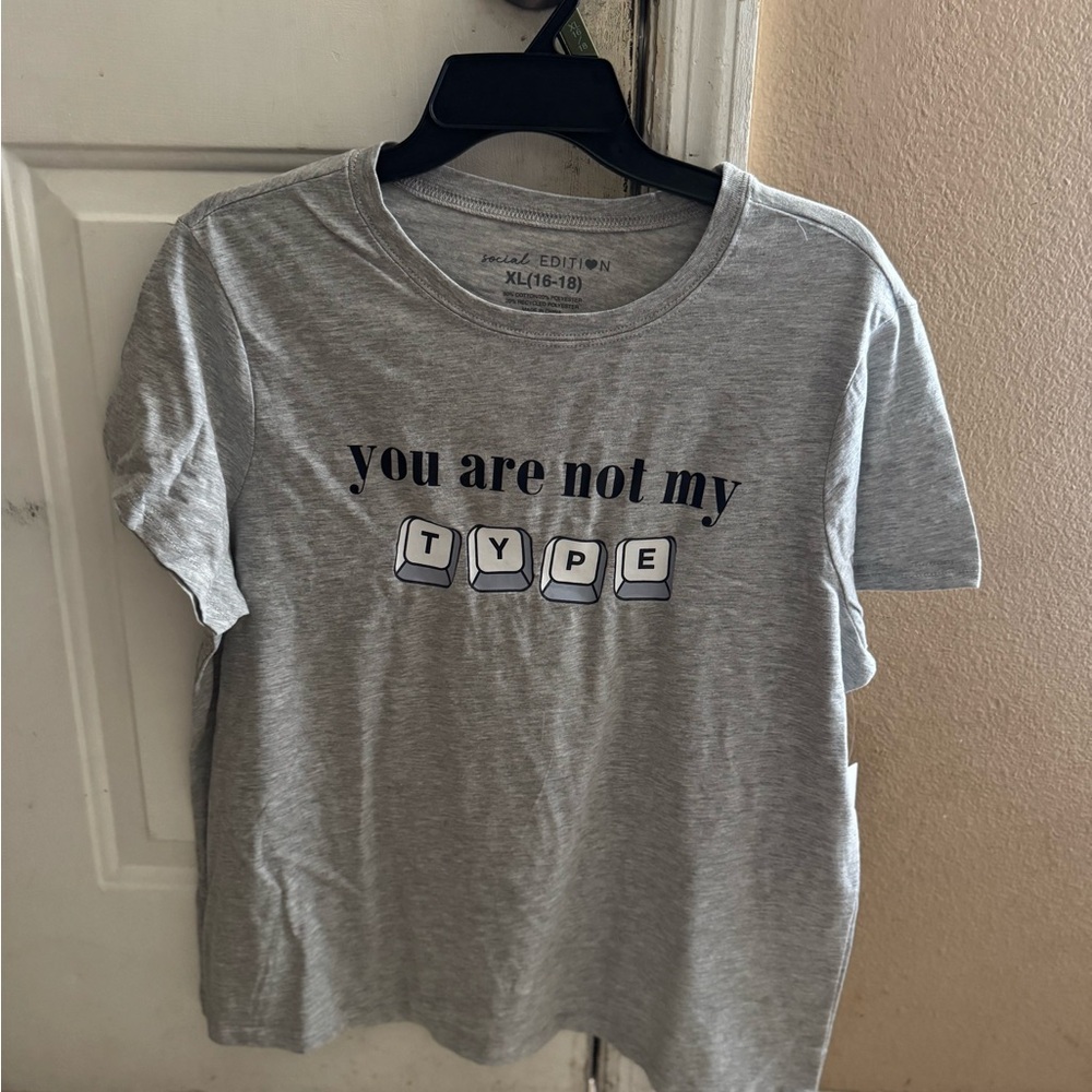 Gray Graphic Tee - Short Sleeve